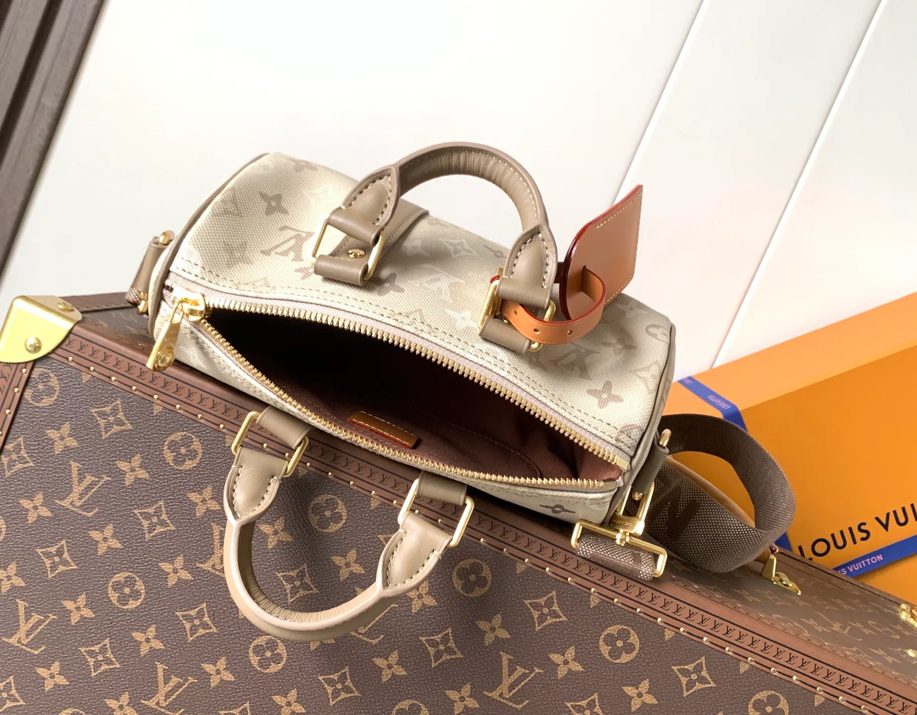 All Categories Official Website "Brand Women's Bags" Women's Bags 💙 LV 2026 New LV Crossbody Bag