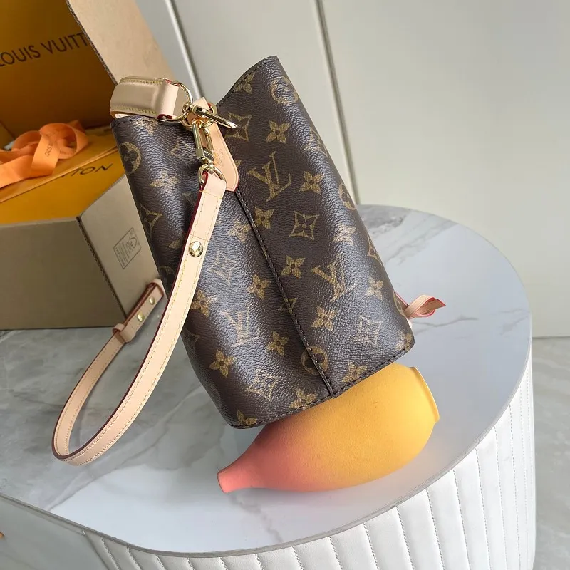 All Categories Official Website "Brand Women's Bags" Women's Bags 💙 LV LV 2026 New Crossbody Shoulder Bag