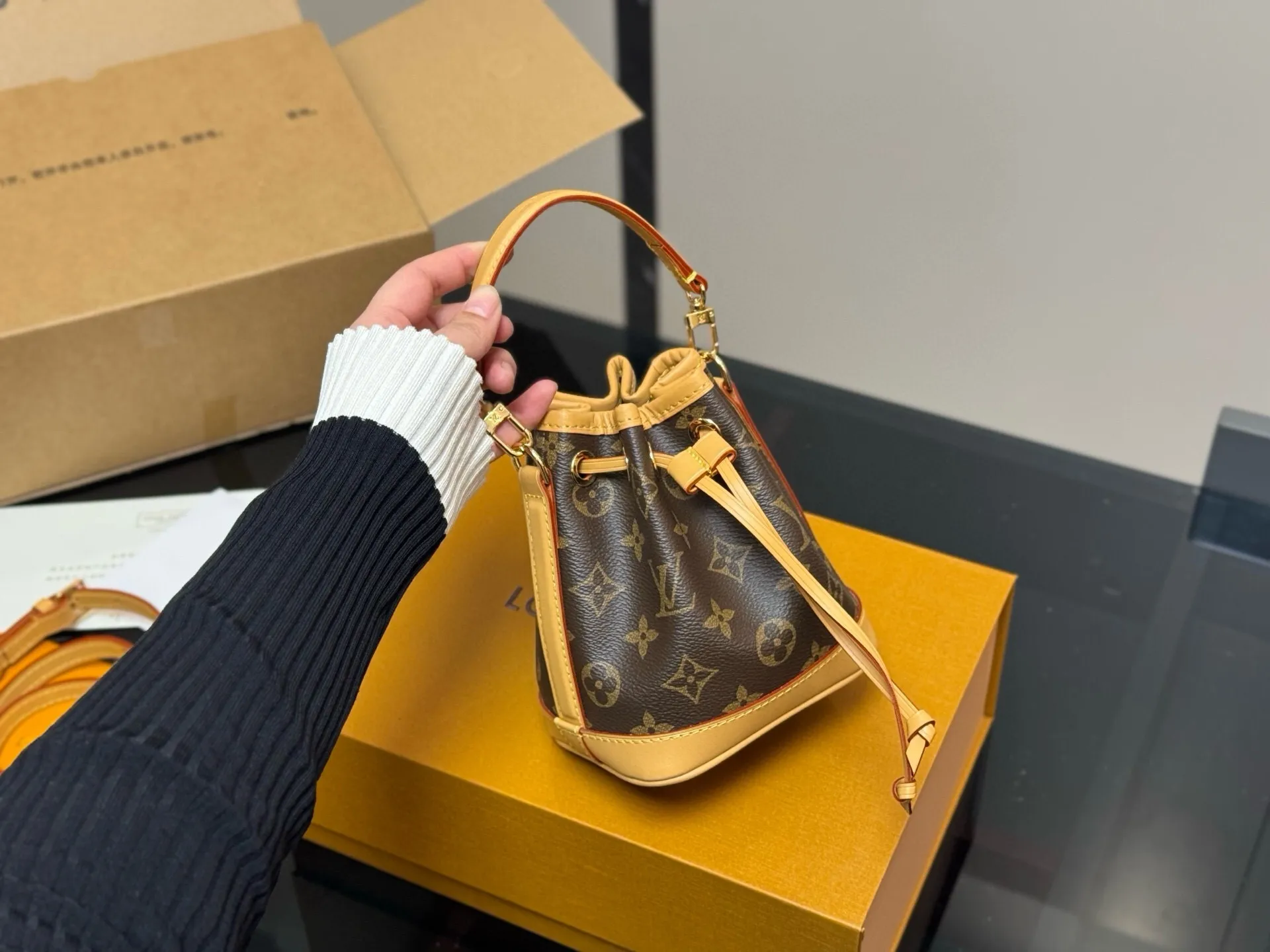 All Categories Official Website "Brand Women's Bags" Women's Bags 💙 LV 2025 New LV Bucket Bag
