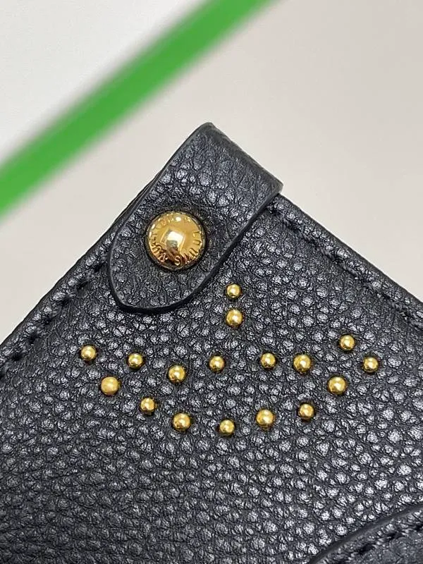 All Categories Official Website "Brand Women's Bags" Women's Bags 💙 LV 2026 New LV Crossbody Bag