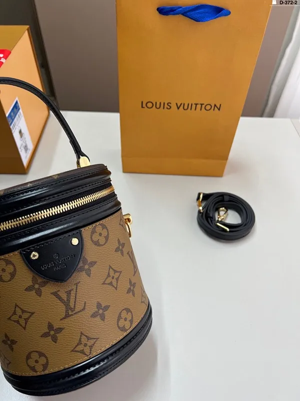 All Categories Official Website "Brand Women's Bags" Women's Bags 💙 LV 2025 New LV Crossbody Bag