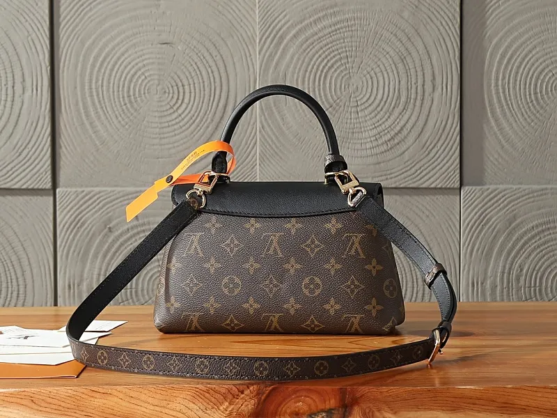 All Categories Official Website "Brand Women's Bags" Women's Bags 💙 LV LV 2026 New Crossbody Shoulder Bag