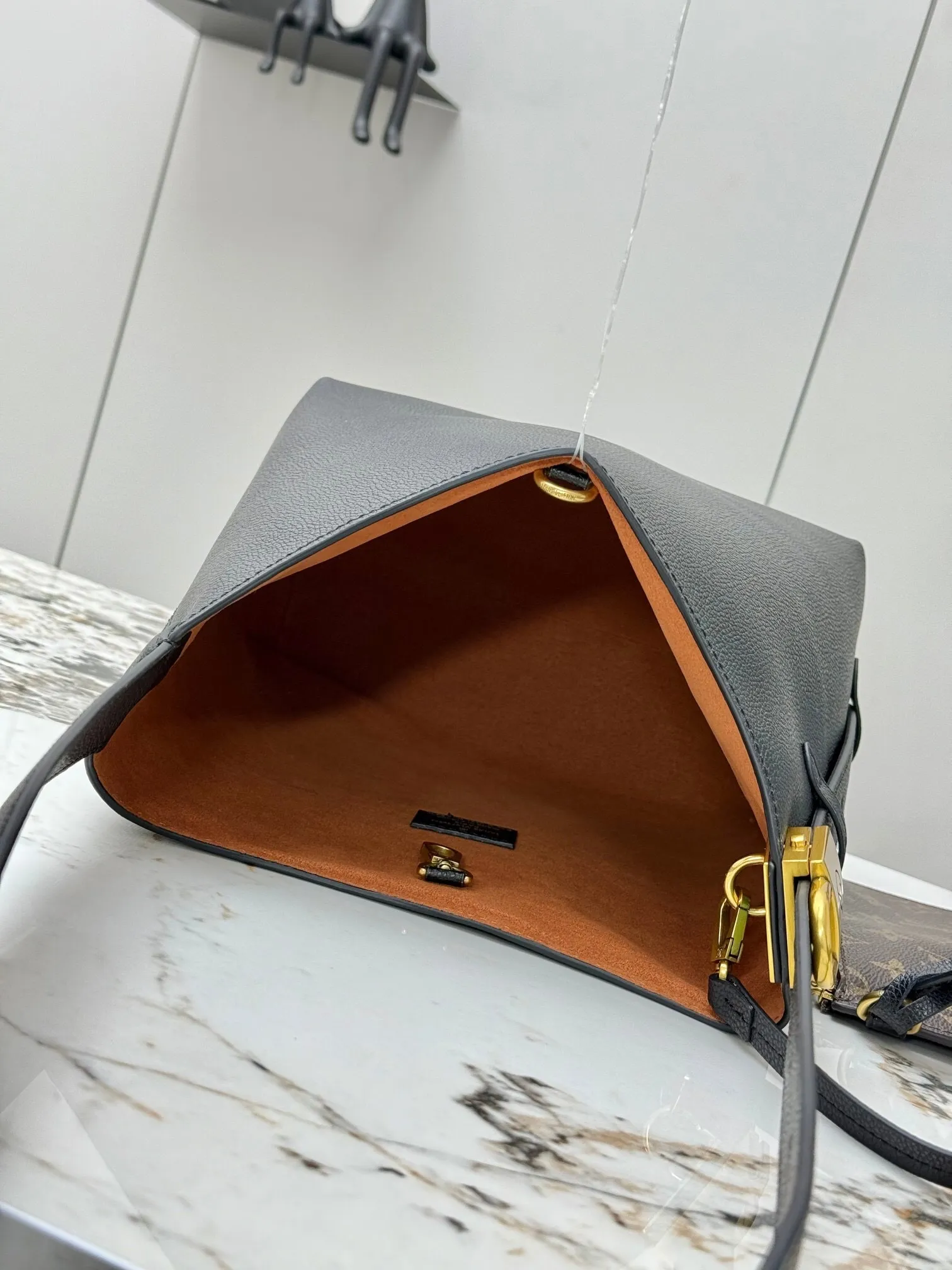 All Categories Official Website "Brand Women's Bags" Women's Bags 💙 LV 2025 New LV Crossbody Bag