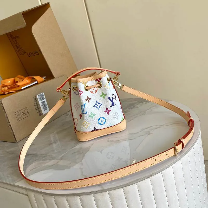All Categories Official Website "Brand Women's Bags" Women's Bags 💙 LV LV 2026 New Crossbody Shoulder Bag