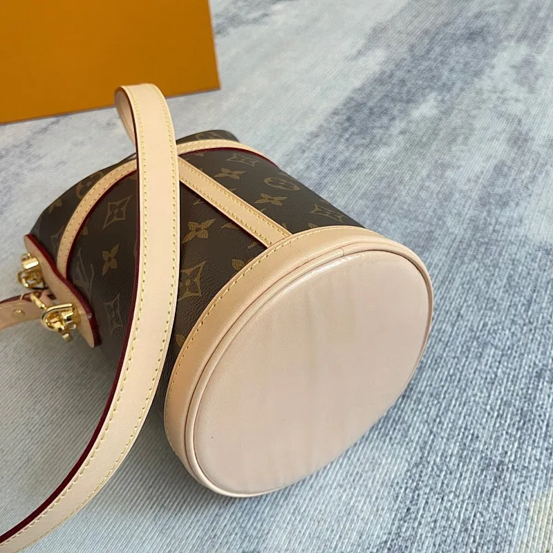 All Categories Official Website "Brand Women's Bags" Women's Bags 💙 LV 2025 New LV Crossbody Bag