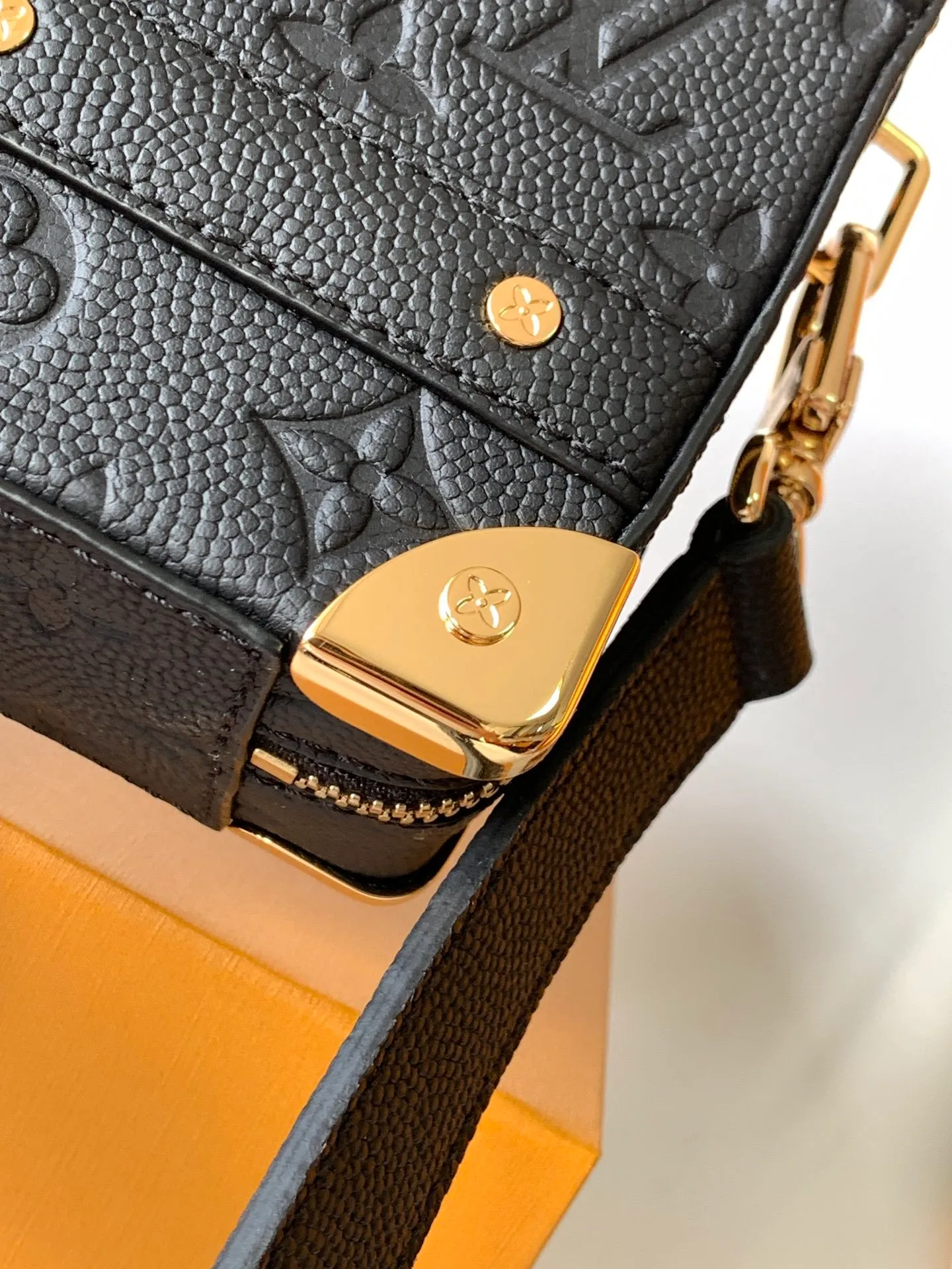 All Categories Official Website "Brand Women's Bags" Women's Bags 💙 LV 2026 New LV Crossbody Bag