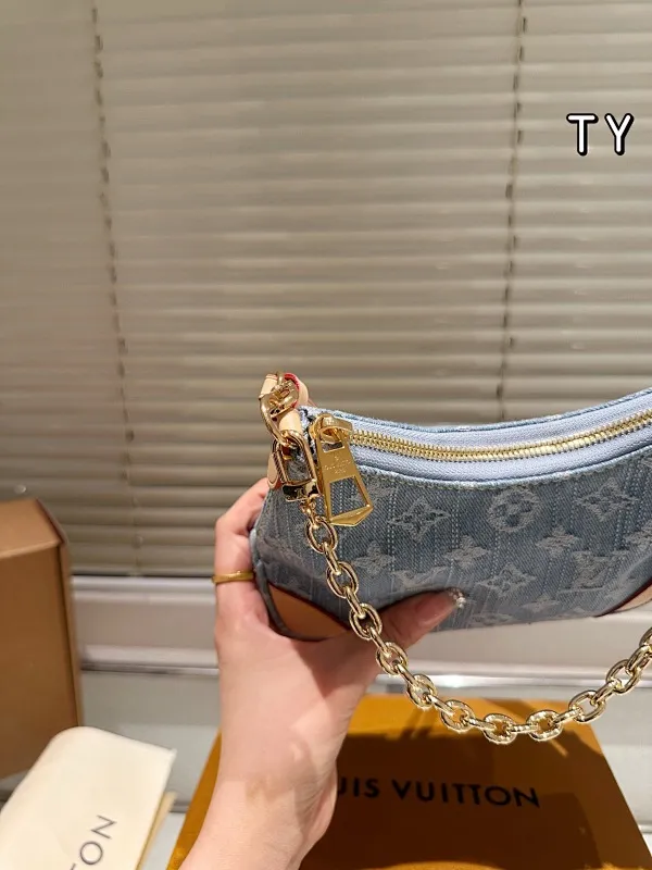 All categories Official website "Brand Women's Bags" Women's Bags 💙 LV 2025 new LV armpit bag