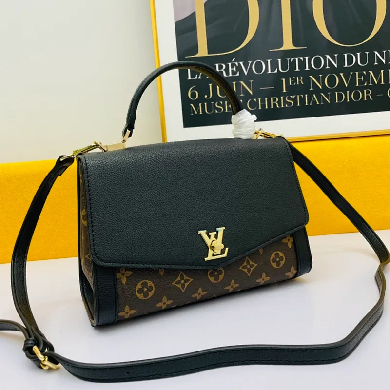 All categories Official website "Brand Women's Bags" Women's Bags 💙 LV 2022 official new LV patented cowhide crossbody bag wholesale 58002100 High quality Size: 26-18-8 CM