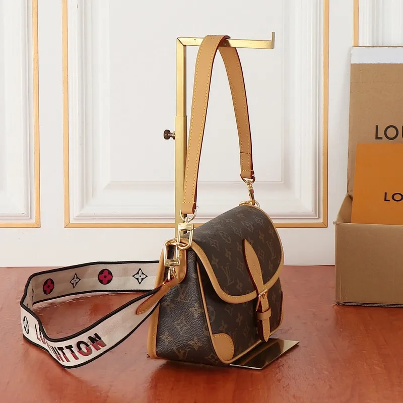 All Categories Official Website "Brand Women's Bags" Women's Bags 💙 LV 2025 New LV Crossbody Bag