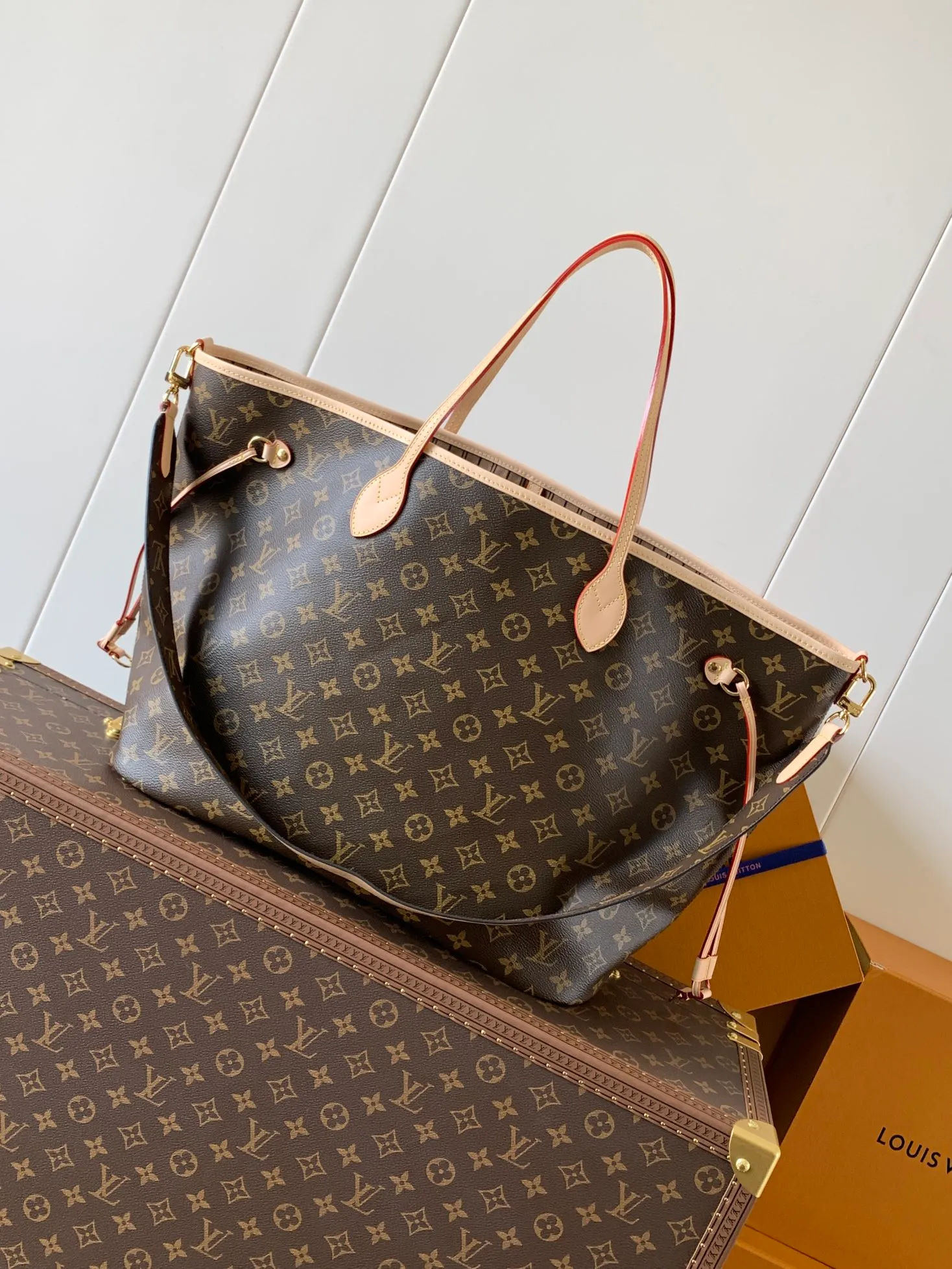 All categories Official website "Brand Women's Bags" Women's Bags 💙 LV 2026 new LV hand-held crossbody bag
