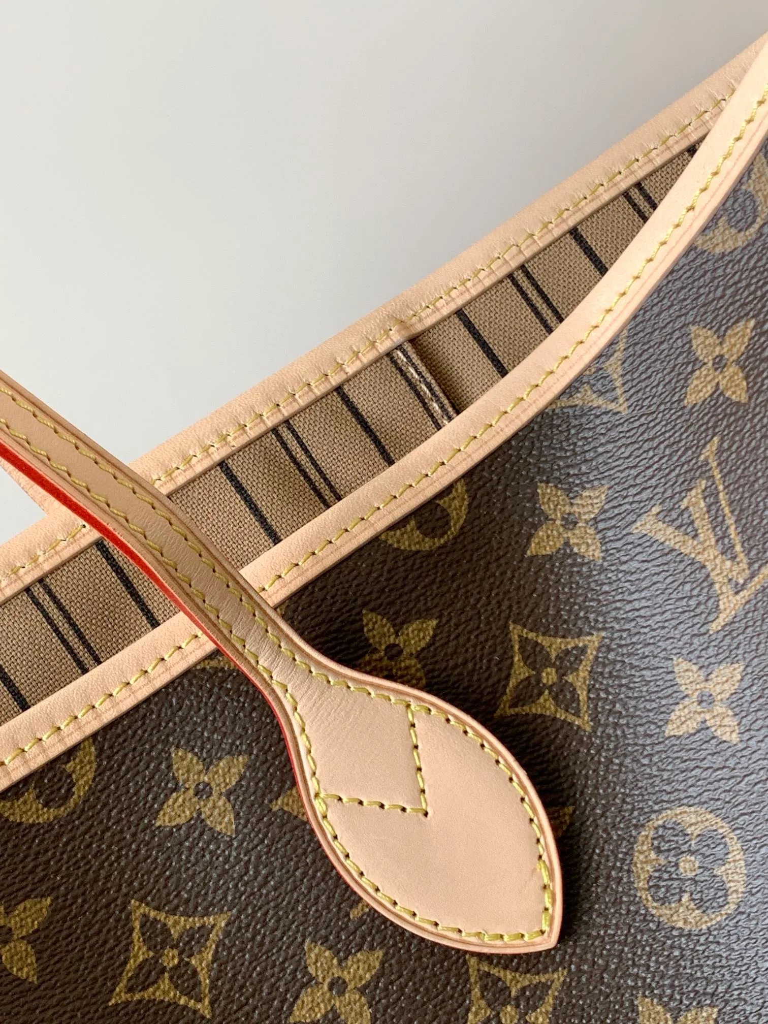 All categories Official website "Brand Women's Bags" Women's Bags 💙 LV 2026 new LV hand-held crossbody bag