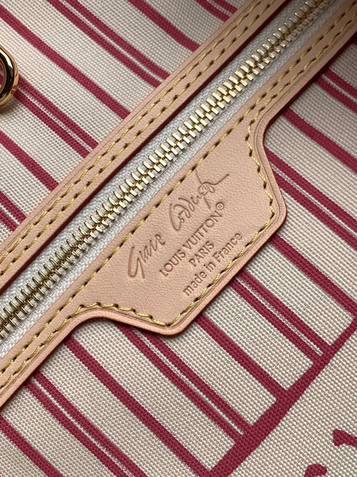 All categories Official website "Brand Women's Bags" Women's Bags 💙 LV 2026 new LV hand-held crossbody bag