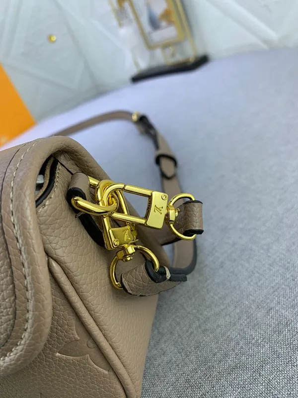 All Categories Official Website "Brand Women's Bags" Women's Bags 💙 LV 2024 New LV Crossbody Bag