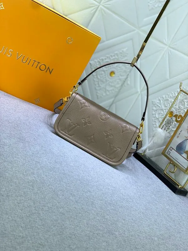 All Categories Official Website "Brand Women's Bags" Women's Bags 💙 LV 2024 New LV Crossbody Bag