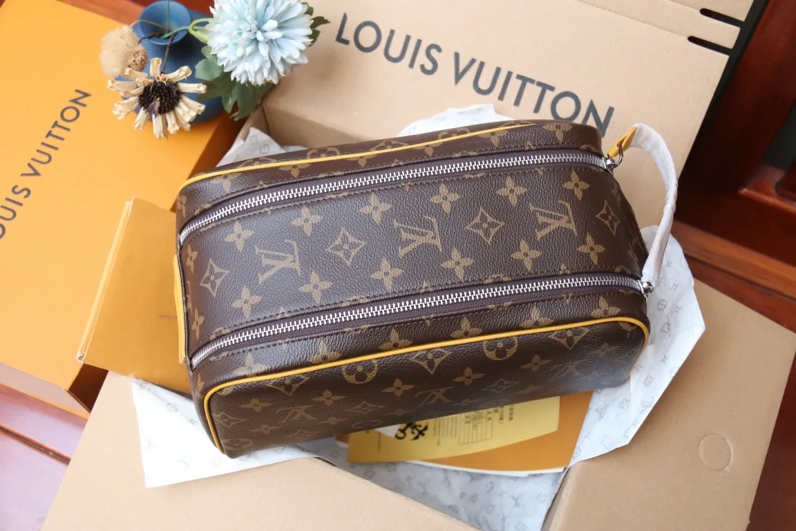 All Categories Official Website "Brand Women's Bags" Women's Bags 💙 LV 2024 New LV Cosmetic Bag