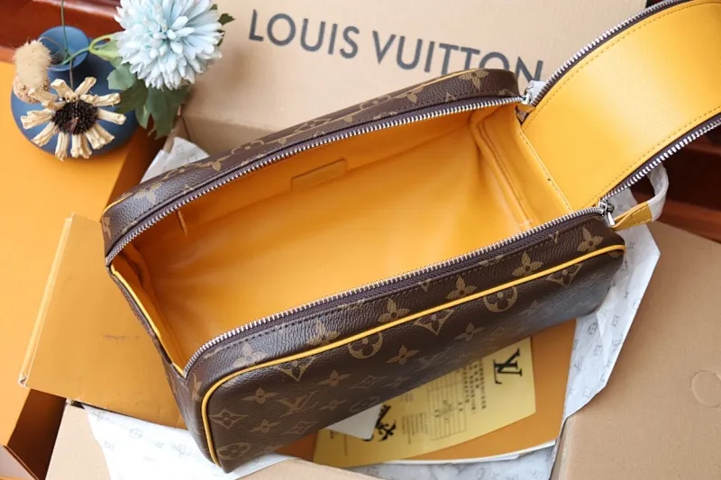 All Categories Official Website "Brand Women's Bags" Women's Bags 💙 LV 2024 New LV Cosmetic Bag