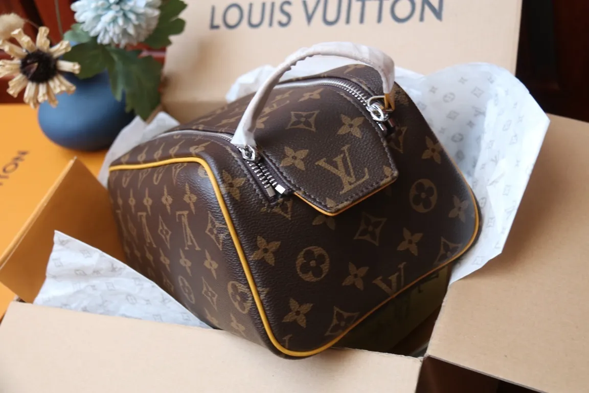 All Categories Official Website "Brand Women's Bags" Women's Bags 💙 LV 2024 New LV Cosmetic Bag