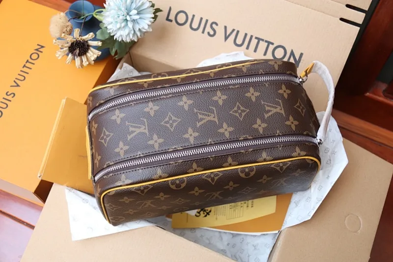 All Categories Official Website "Brand Women's Bags" Women's Bags 💙 LV 2024 New LV Cosmetic Bag