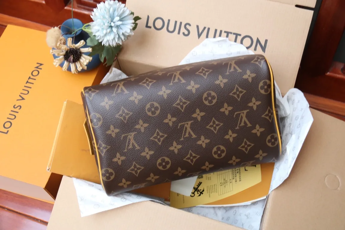 All Categories Official Website "Brand Women's Bags" Women's Bags 💙 LV 2024 New LV Cosmetic Bag