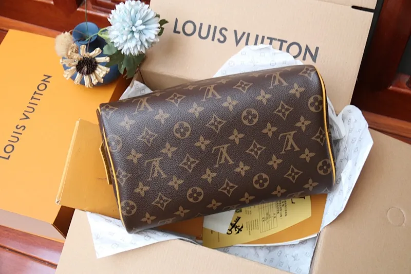 All Categories Official Website "Brand Women's Bags" Women's Bags 💙 LV 2024 New LV Cosmetic Bag
