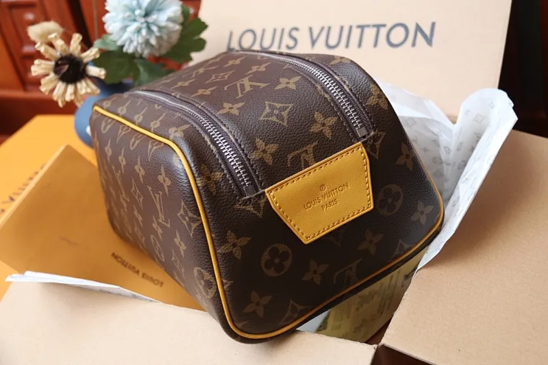 All Categories Official Website "Brand Women's Bags" Women's Bags 💙 LV 2024 New LV Cosmetic Bag