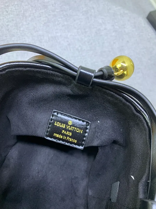 All Categories Official Website "Brand Women's Bags" Women's Bags 💙 LV 2024 New LV Crossbody Bag
