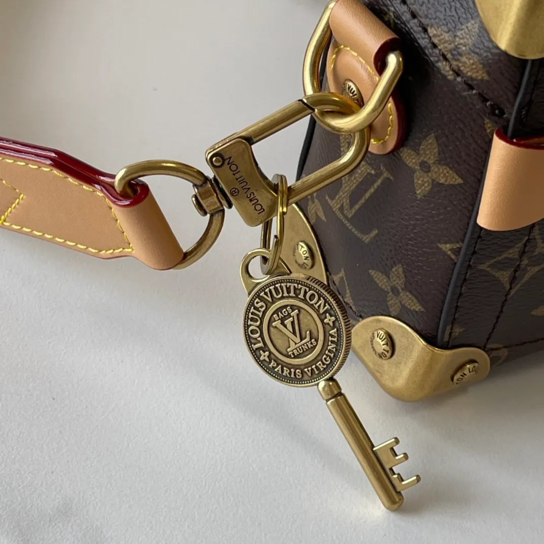 All Categories Official Website "Brand Women's Bags" Women's Bags 💙 LV 2026 New LV Crossbody Bag