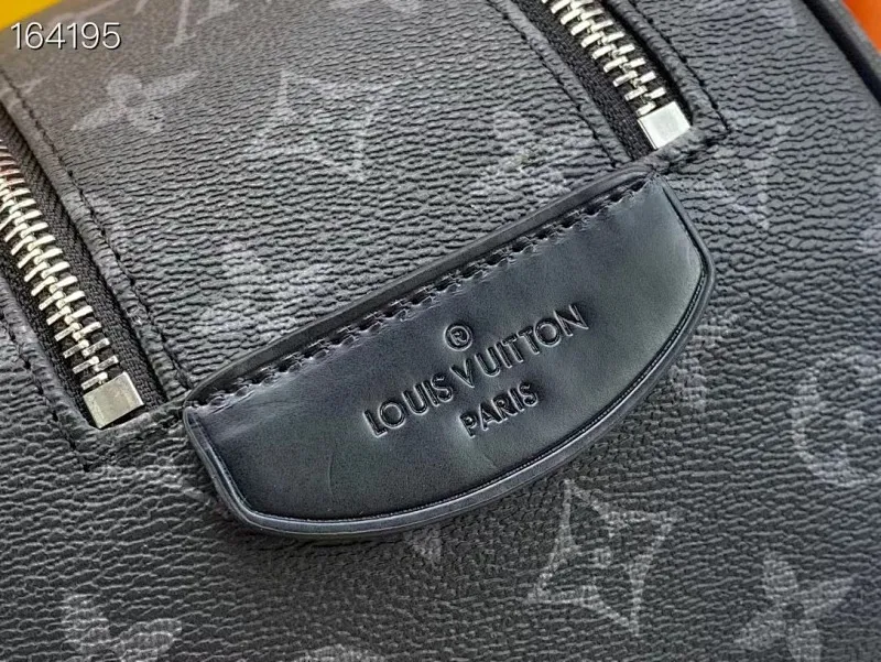 All categories Official website "Brand Women's Bags" Women's Bags 💙 LV 2025 new LV toiletry bag