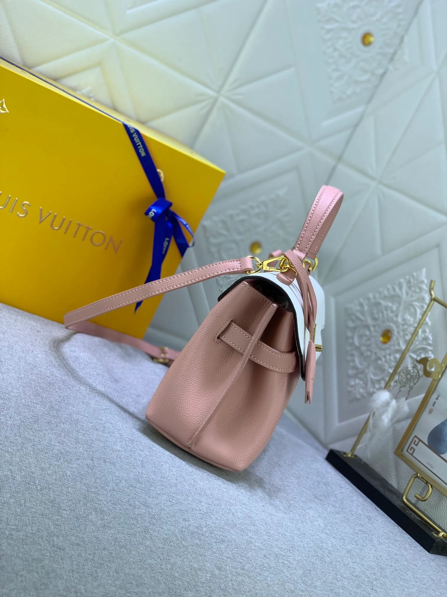 All Categories Official Website "Brand Women's Bags" Women's Bags 💙 LV 2023 New LV Crossbody Bag