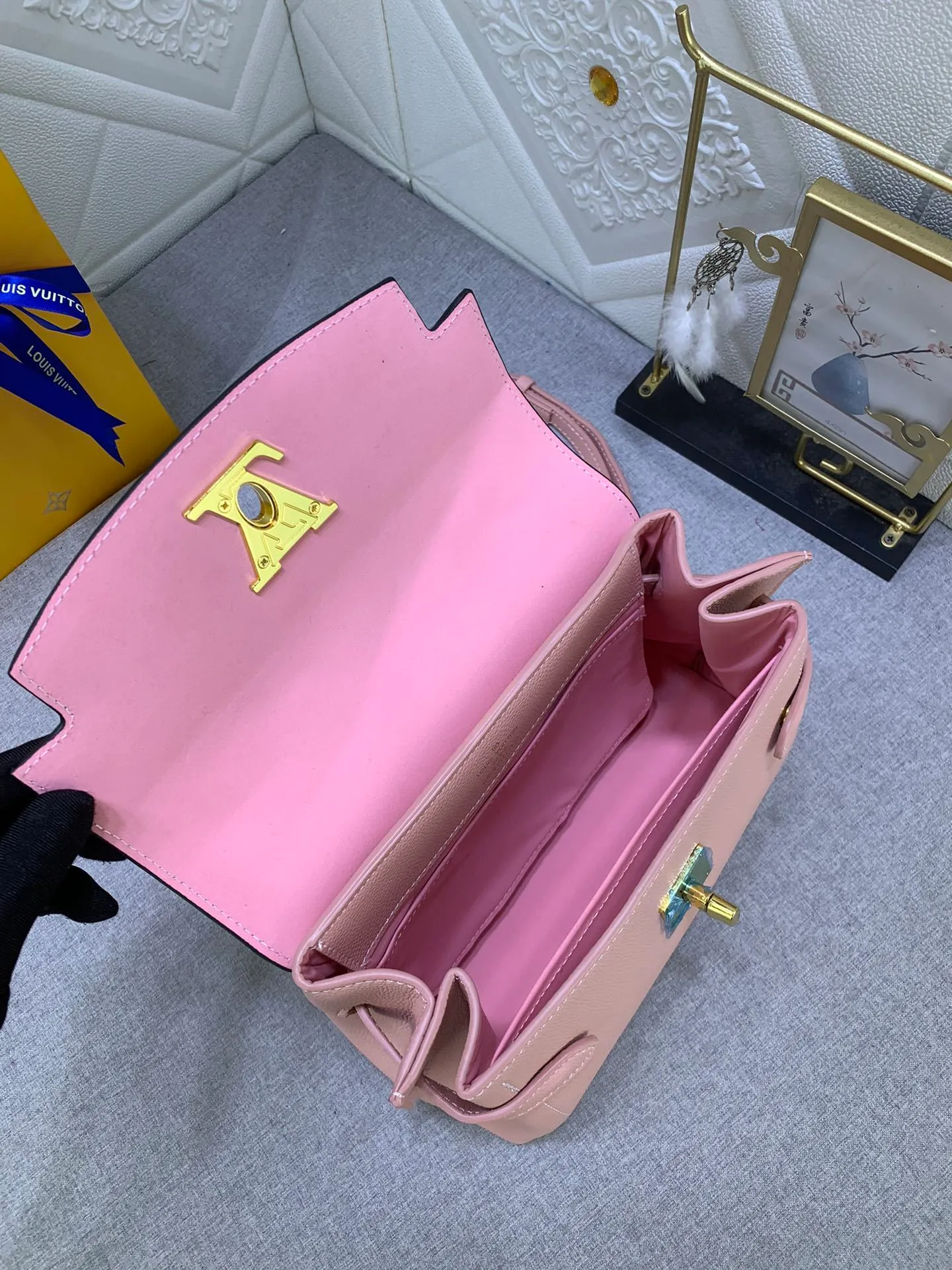 All Categories Official Website "Brand Women's Bags" Women's Bags 💙 LV 2023 New LV Crossbody Bag