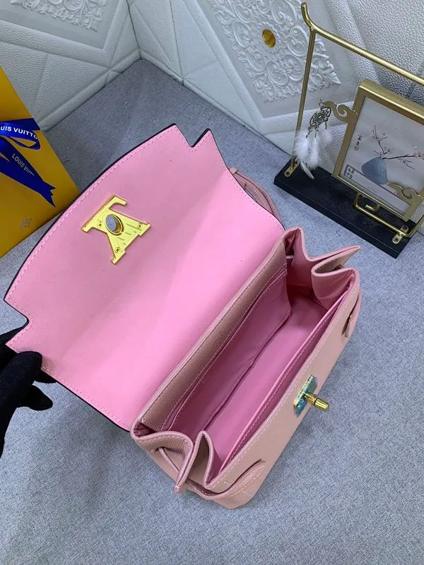 All Categories Official Website "Brand Women's Bags" Women's Bags 💙 LV 2023 New LV Crossbody Bag