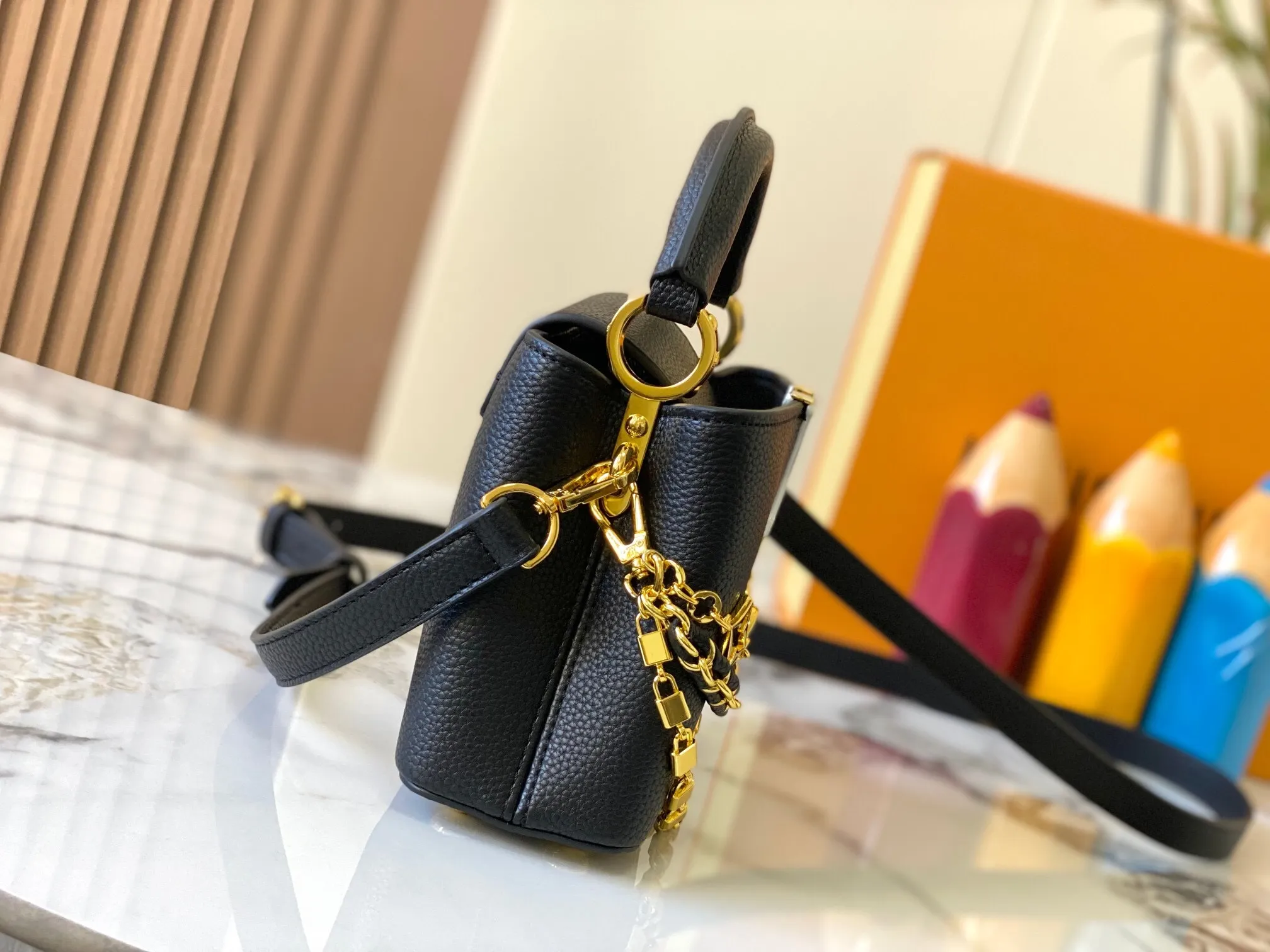 All Categories Official Website "Brand Women's Bags" Women's Bags 💙 LV 2024 New LV Crossbody Bag