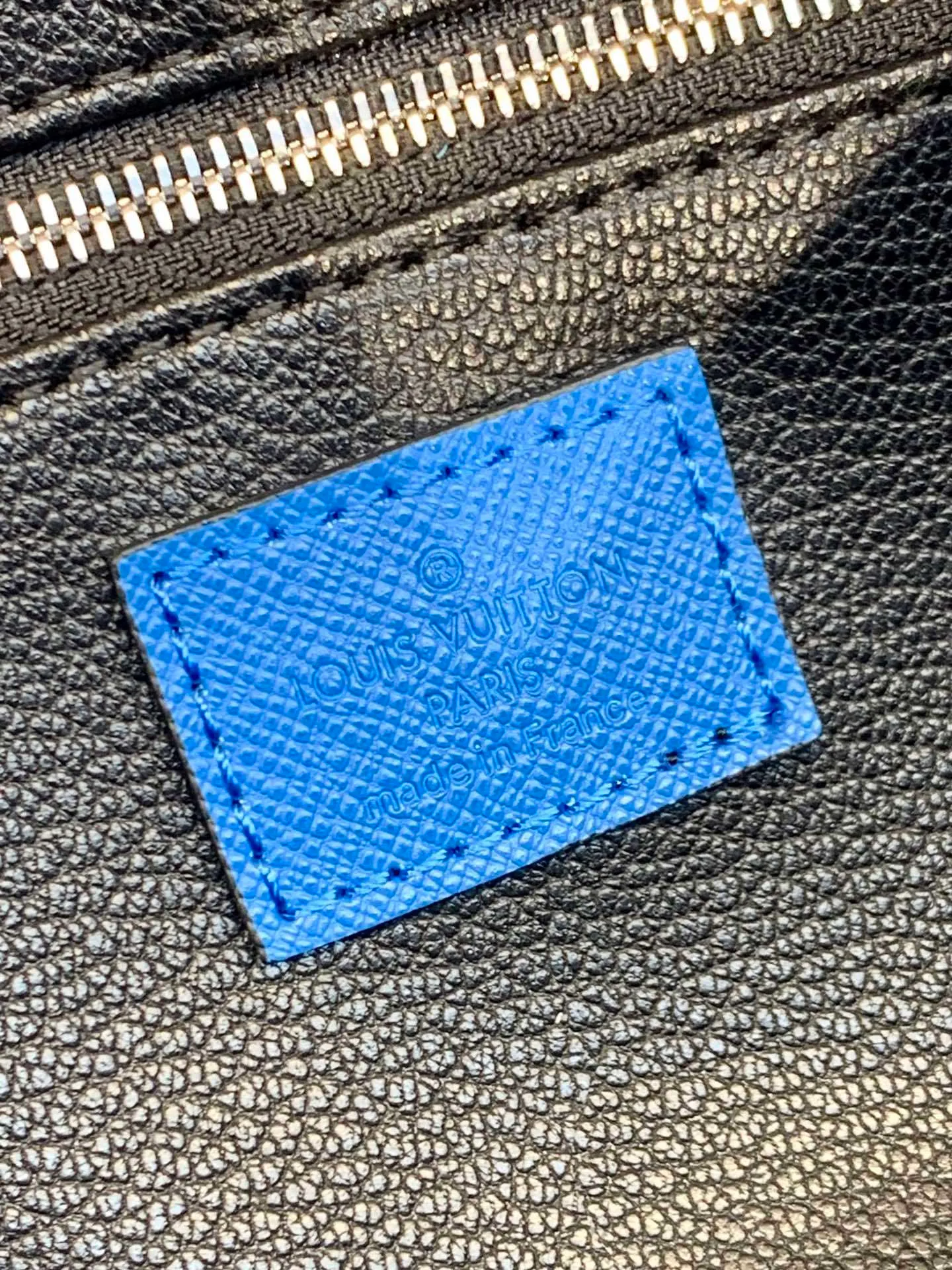 All categories Official website "Brand Women's Bags" Women's Bags 💙 LV 2025 new LV toiletry bag
