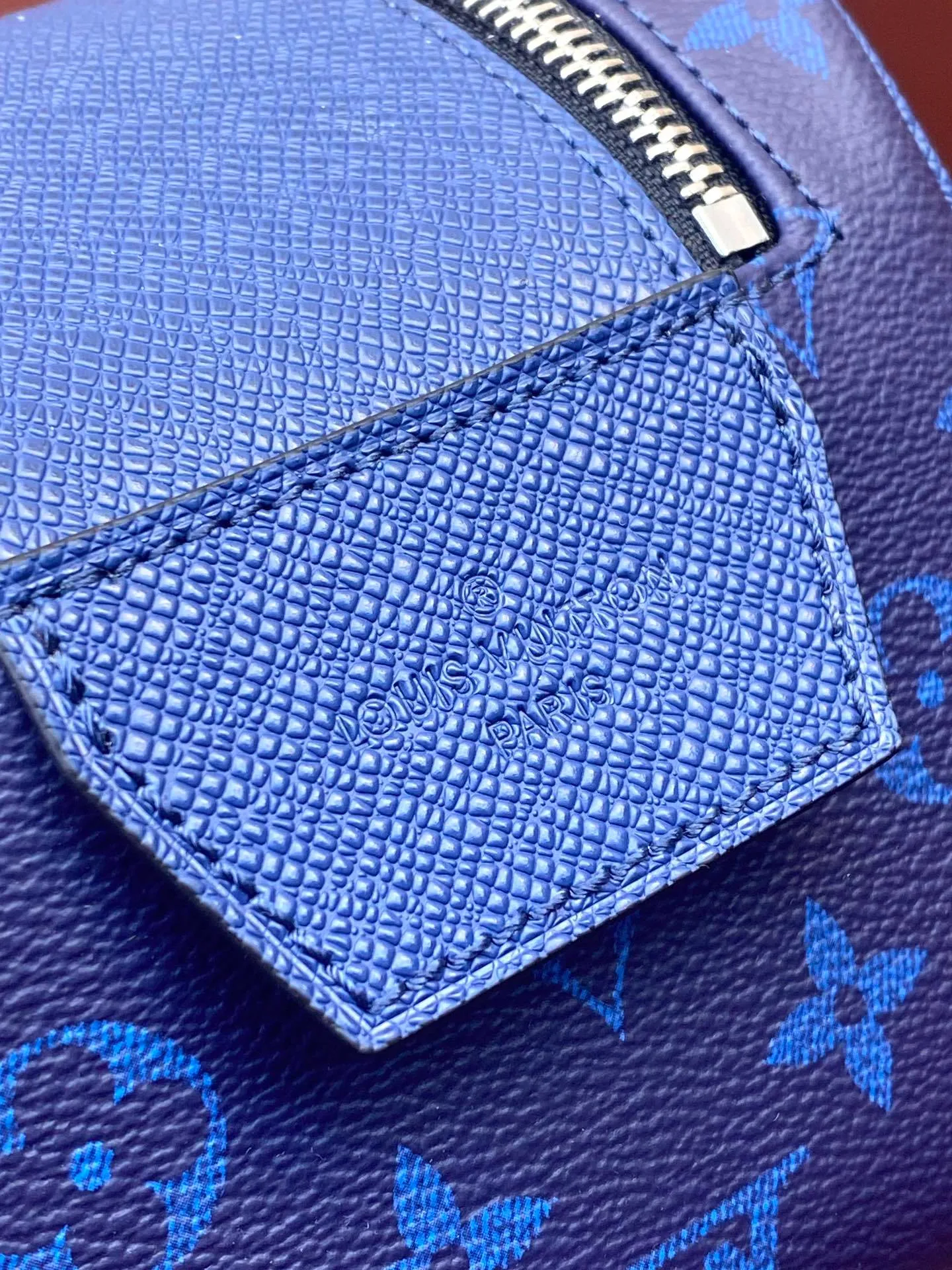 All categories Official website "Brand Women's Bags" Women's Bags 💙 LV 2025 new LV toiletry bag