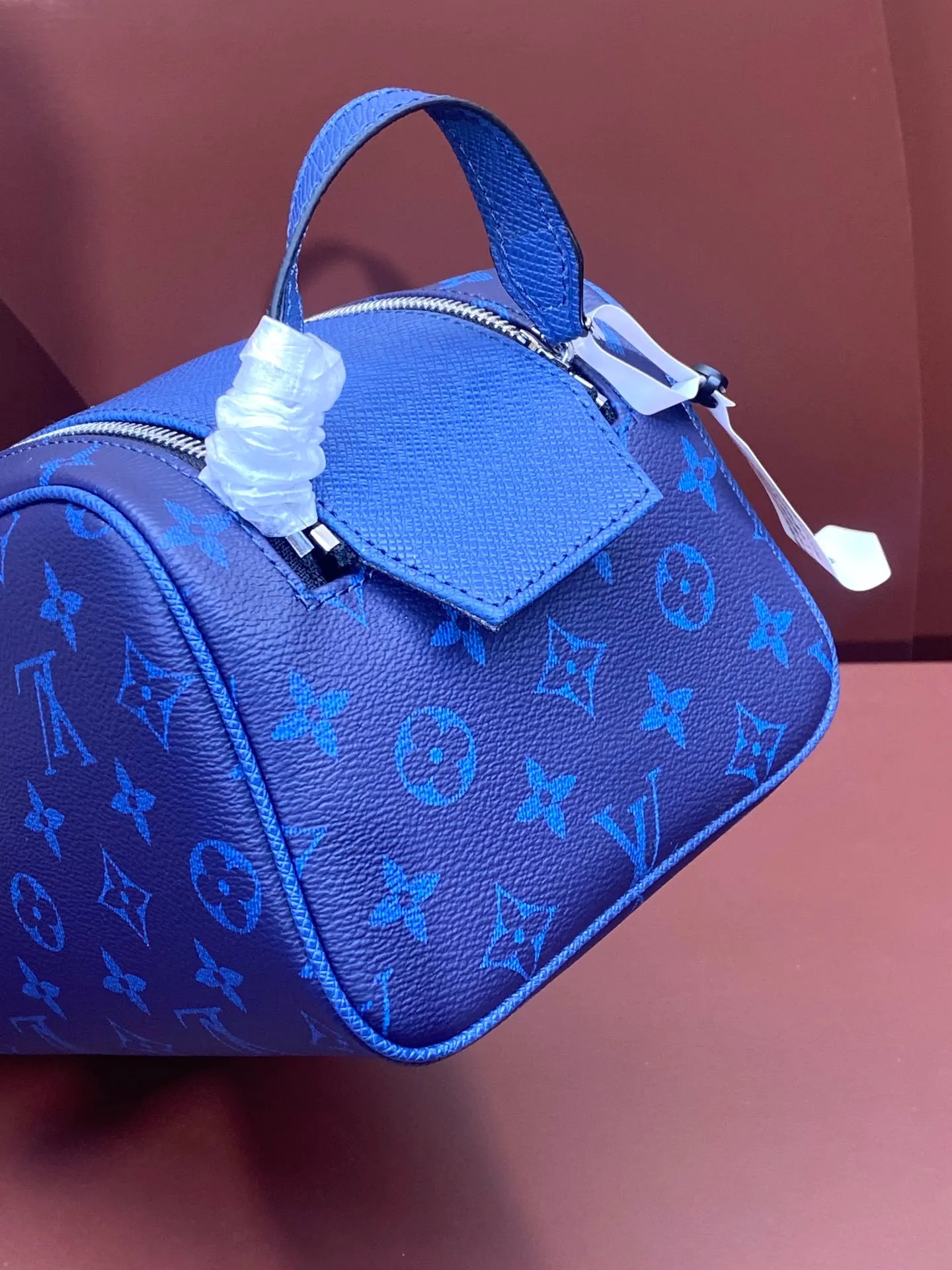 All categories Official website "Brand Women's Bags" Women's Bags 💙 LV 2025 new LV toiletry bag
