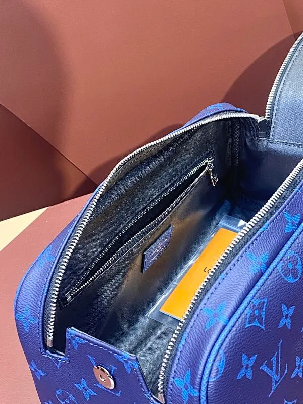 All categories Official website "Brand Women's Bags" Women's Bags 💙 LV 2025 new LV toiletry bag