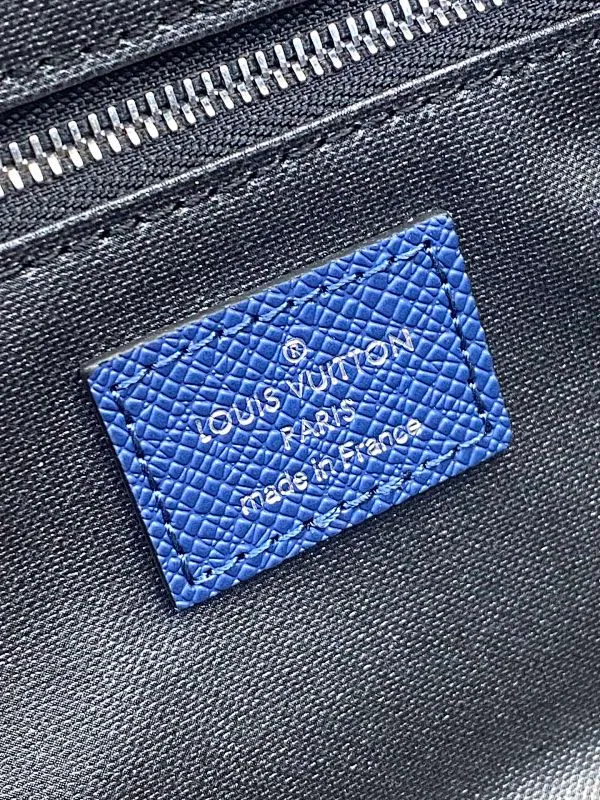 All categories Official website "Brand Women's Bags" Women's Bags 💙 LV 2025 new LV toiletry bag