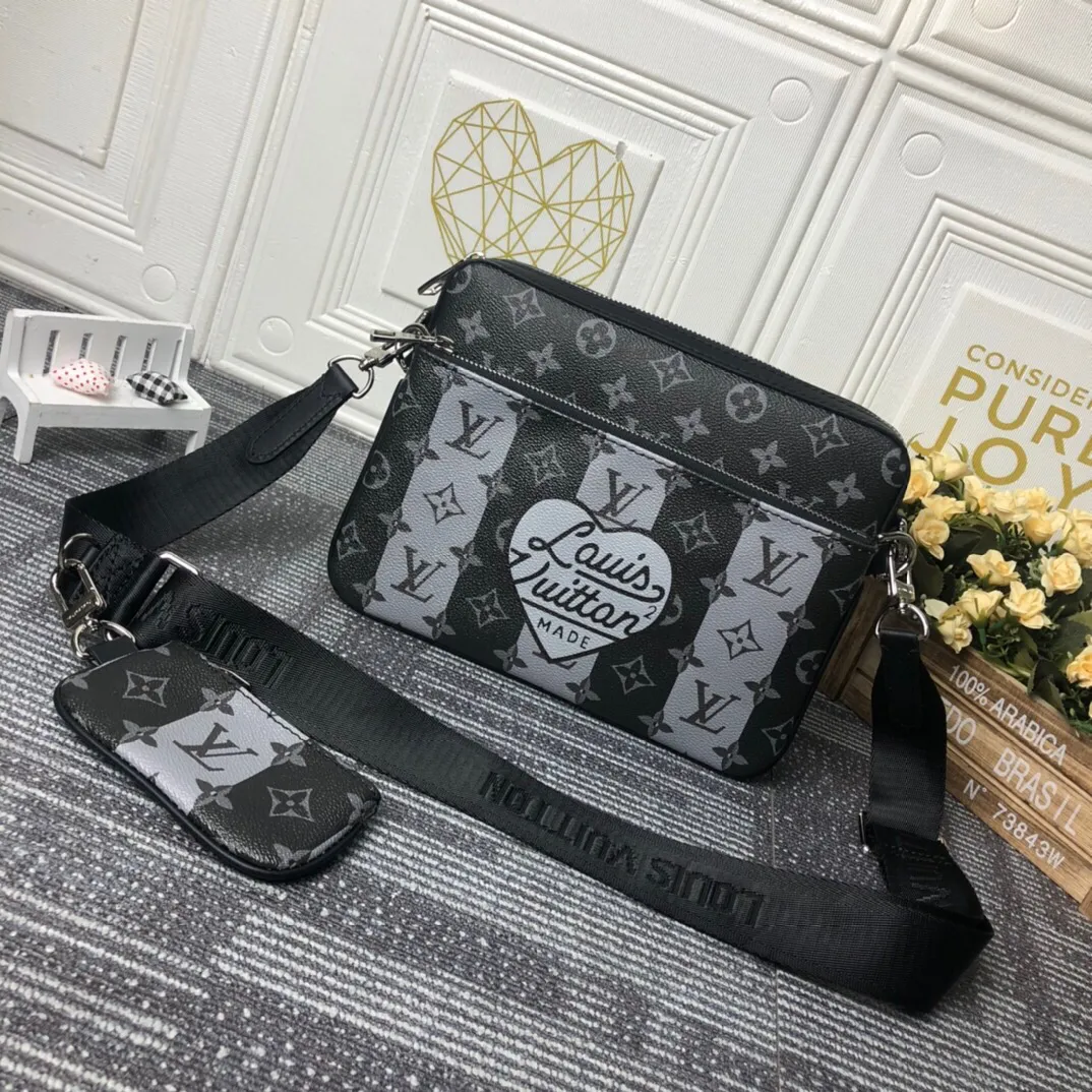 All Categories Official Website "Brand Women's Bags" Women's Bags 💙 LV 2022 Official New LV Men's Three-piece Set Pochette Trio Messenger Bag Wholesale 58002000