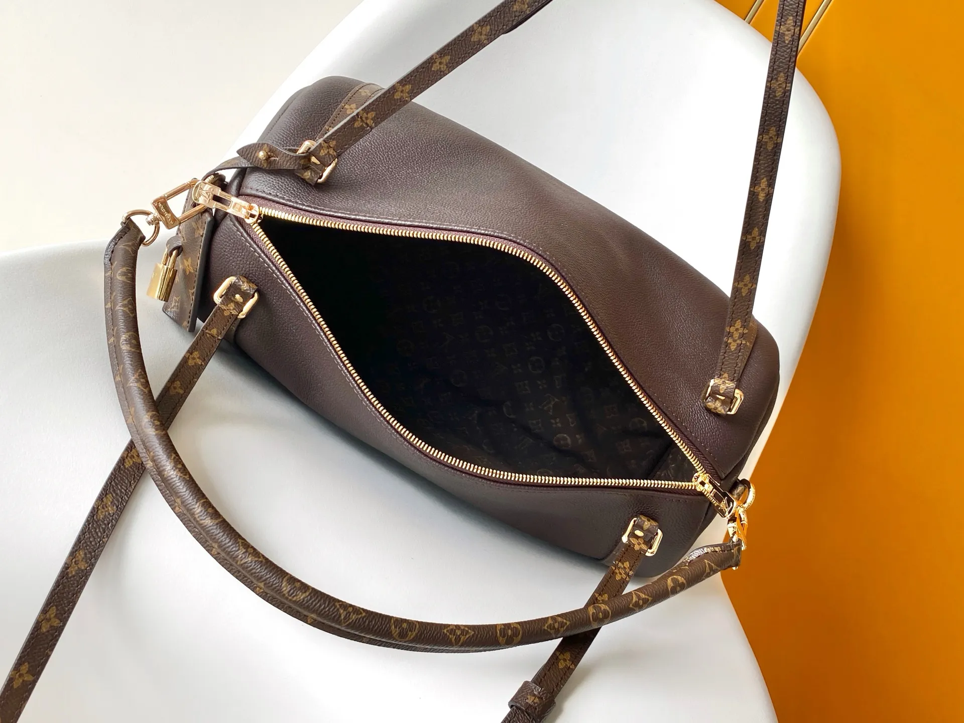 All Categories Official Website "Brand Women's Bags" Women's Bags 💙 LV 2026 New LV Crossbody Bag
