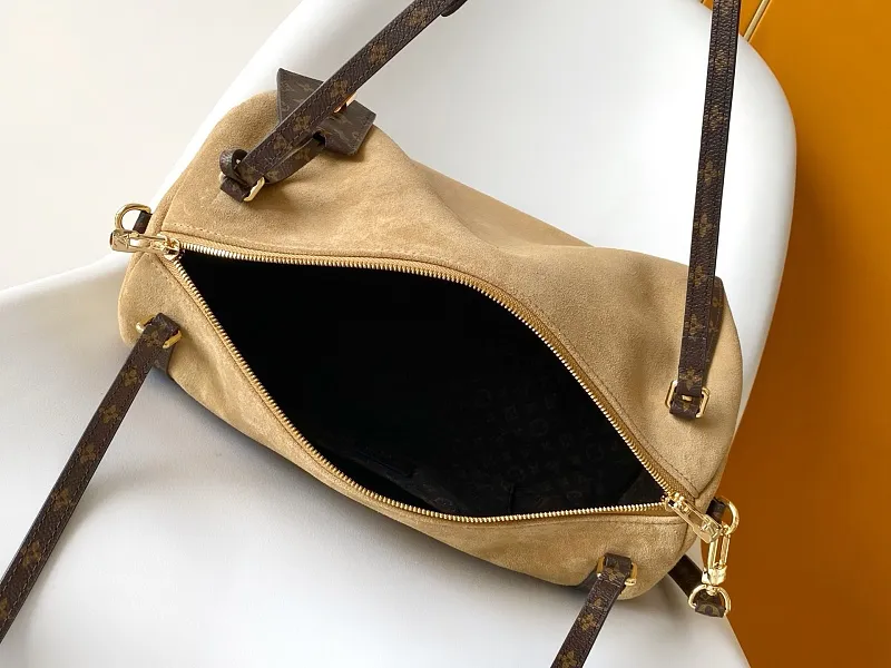 All Categories Official Website "Brand Women's Bags" Women's Bags 💙 LV 2026 New LV Crossbody Bag