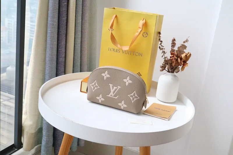 All Categories Official Website "Brand Women's Bags" Women's Bags 💙 LV 2025 New LV Cosmetic Bag