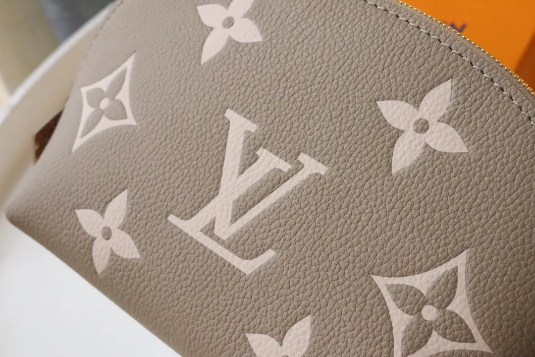 All Categories Official Website "Brand Women's Bags" Women's Bags 💙 LV 2025 New LV Cosmetic Bag