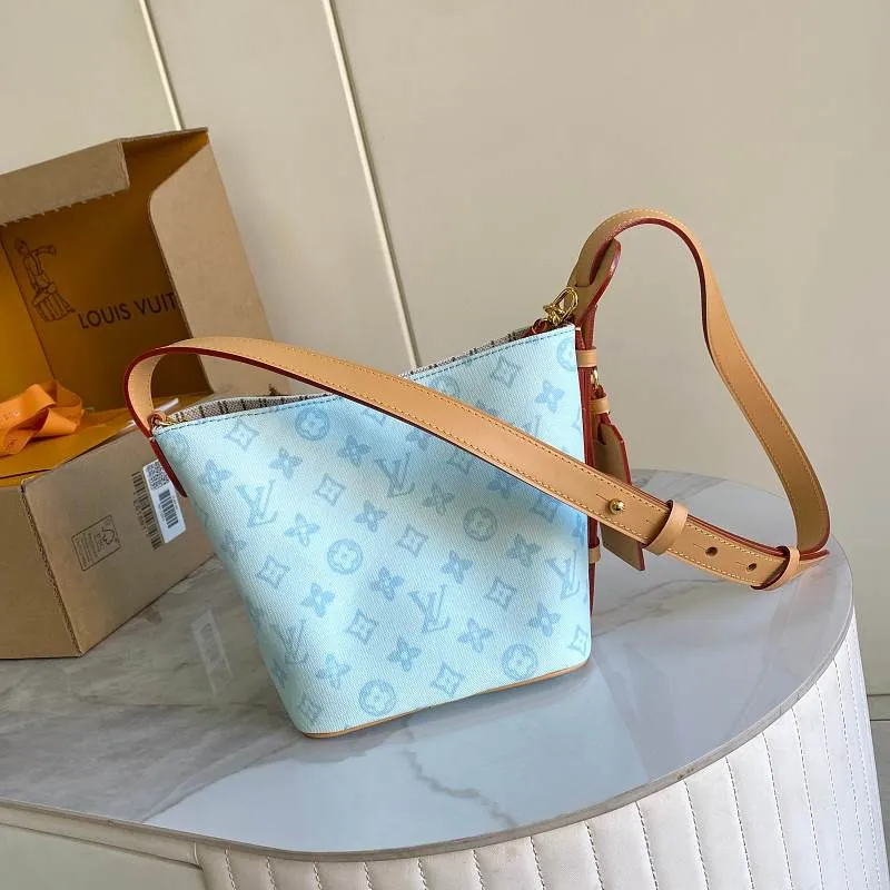 All Categories Official Website "Brand Women's Bags" Women's Bags 💙 LV LV 2026 New Crossbody Shoulder Bag