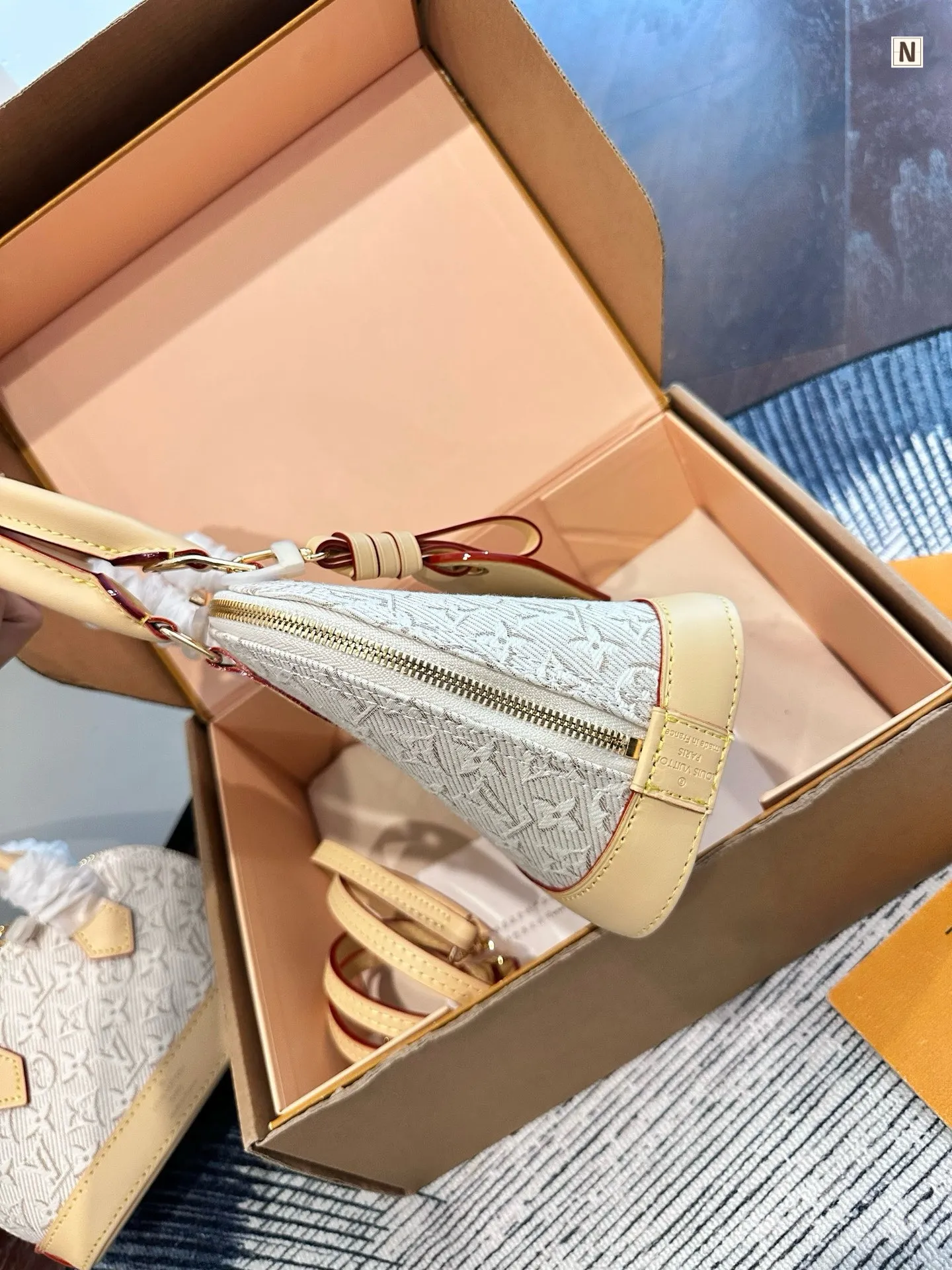 All Categories Official Website "Brand Women's Bags" Women's Bags 💙 LV 2026 New LV Crossbody Bag