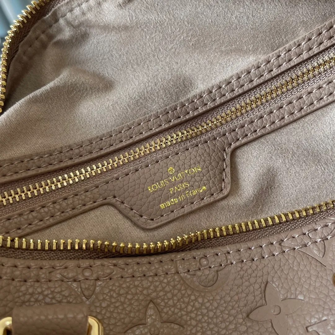 All Categories Official Website "Brand Women's Bags" Women's Bags 💙 LV 2026 New LV Classic Three-in-One Crossbody Bag