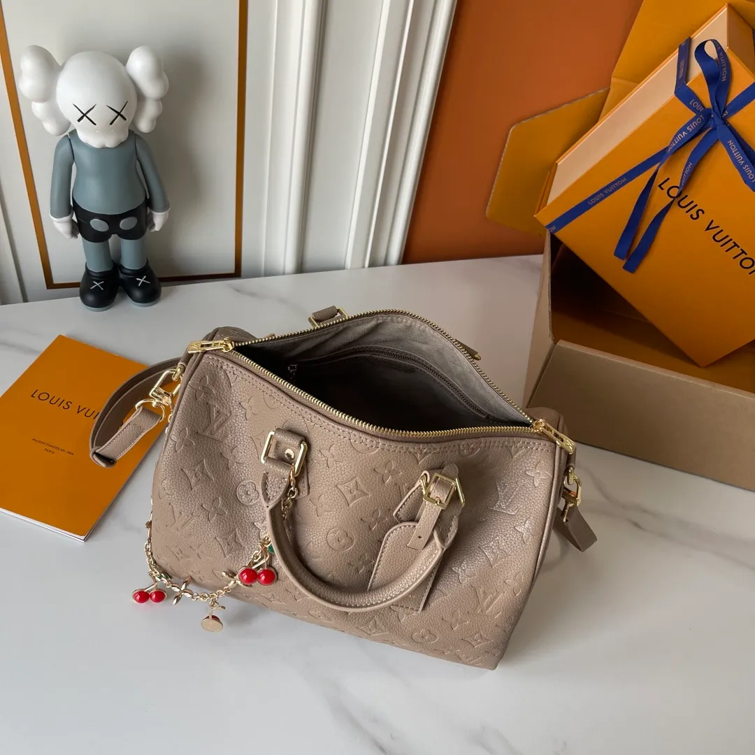 All Categories Official Website "Brand Women's Bags" Women's Bags 💙 LV 2026 New LV Classic Three-in-One Crossbody Bag