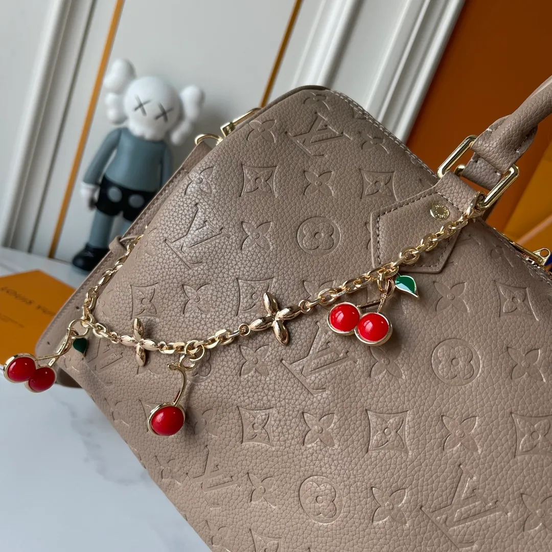 All Categories Official Website "Brand Women's Bags" Women's Bags 💙 LV 2026 New LV Classic Three-in-One Crossbody Bag