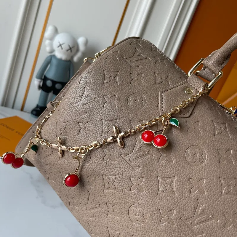 All Categories Official Website "Brand Women's Bags" Women's Bags 💙 LV 2026 New LV Classic Three-in-One Crossbody Bag