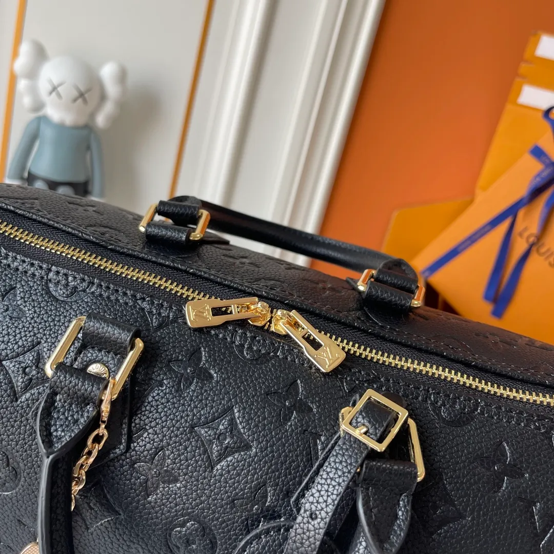 All Categories Official Website "Brand Women's Bags" Women's Bags 💙 LV 2026 New LV Classic Three-in-One Crossbody Bag