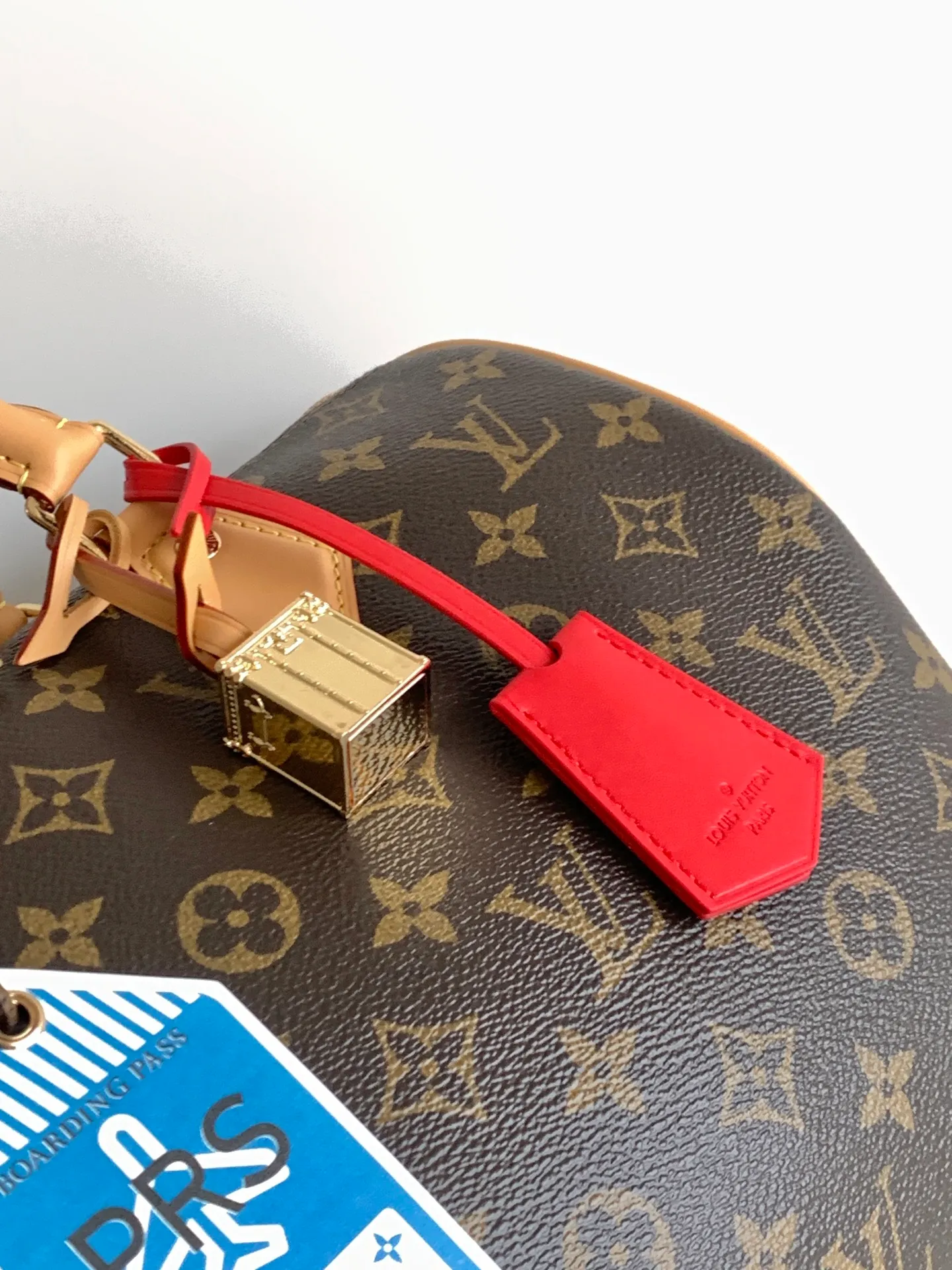 All categories Official website "Brand Women's Bags" Women's Bags 💙 LV 2026 new LV hand-held crossbody bag